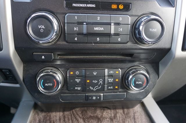 2017 Ford F-350SD DRW Lariat Super Duty