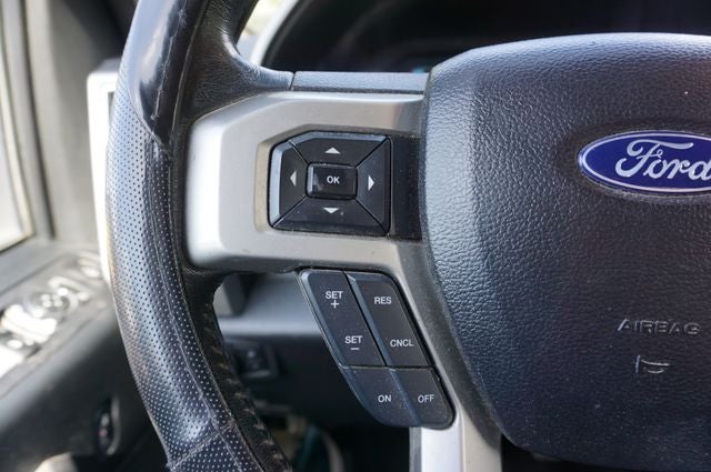 2017 Ford F-350SD DRW Lariat Super Duty
