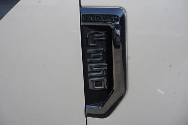 2017 Ford F-350SD DRW Lariat Super Duty