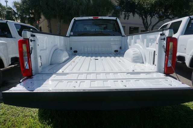 2026 Ford F-350SD DRW Base