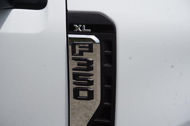 2026 Ford F-350SD DRW Base