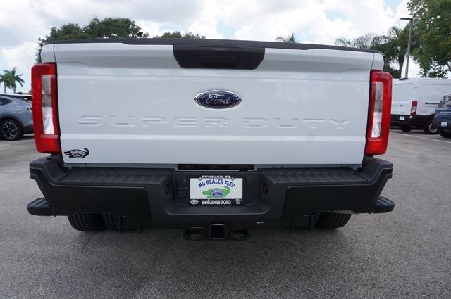 2026 Ford F-350SD DRW Base