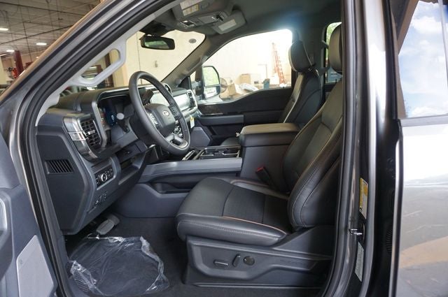 2026 Ford F-350SD DRW F-350® Lariat®