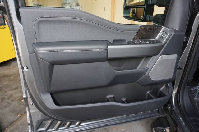 2026 Ford F-350SD DRW F-350® Lariat®