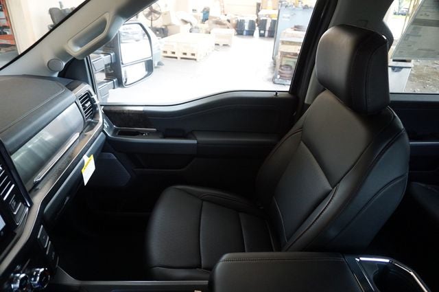 2026 Ford F-350SD DRW F-350® Lariat®