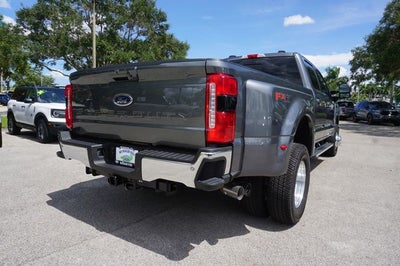 2026 Ford F-350SD DRW F-350® Lariat®