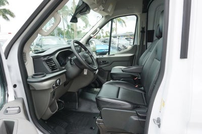 2025 Ford Transit-250 148 WB Medium Roof Cargo