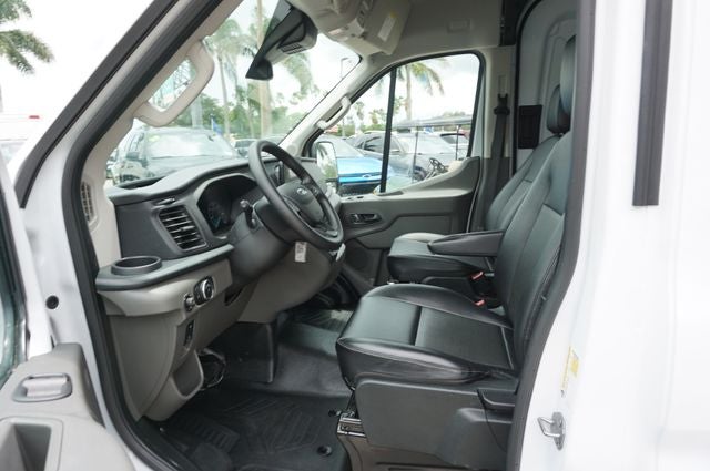 2025 Ford Transit-250 148 WB Medium Roof Cargo