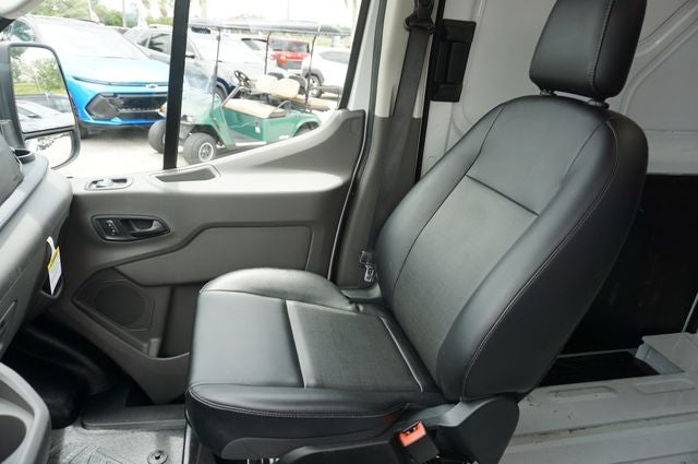 2025 Ford Transit-250 148 WB Medium Roof Cargo