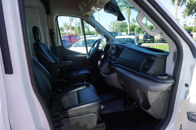 2025 Ford Transit-250 148 WB Medium Roof Cargo