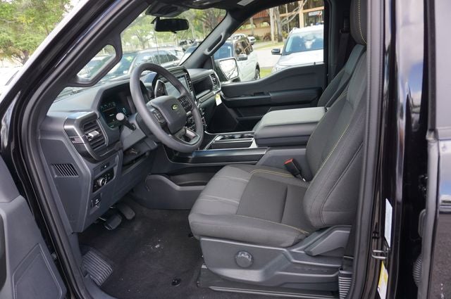 2025 Ford F-150 Base