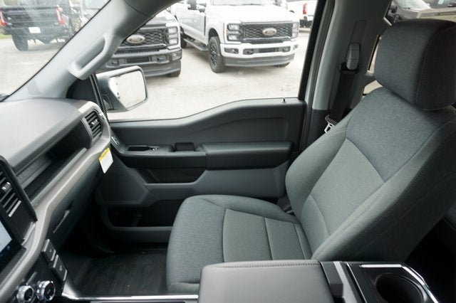 2025 Ford F-150 Base