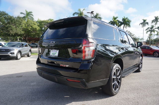 2023 Chevrolet Suburban RST