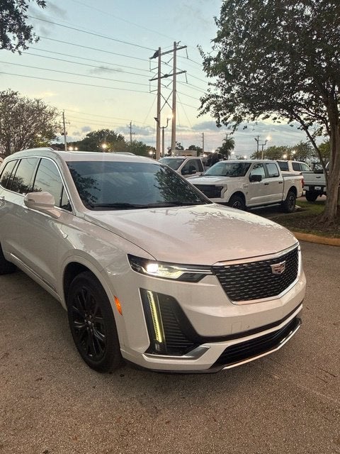 2022 Cadillac XT6 Base