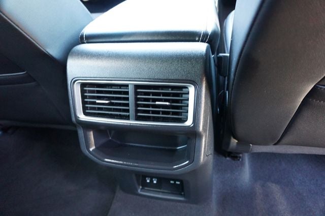 2024 Volkswagen Atlas Cross Sport 2.0T SE w/ Technology