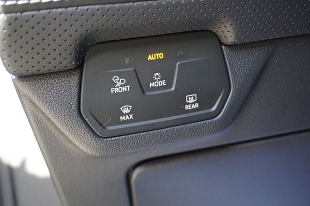 2024 Volkswagen Atlas Cross Sport 2.0T SE w/ Technology