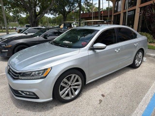 2017 Volkswagen Passat 1.8T SE w/ Technology