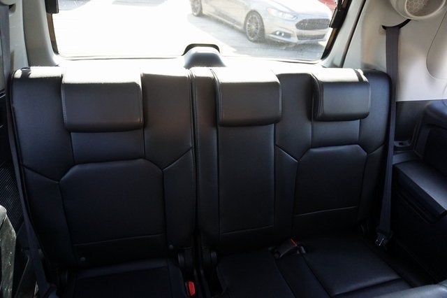 2011 Honda Pilot Touring w/ Navigation & RES