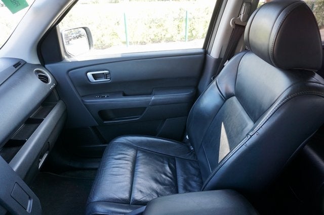 2011 Honda Pilot Touring w/ Navigation & RES