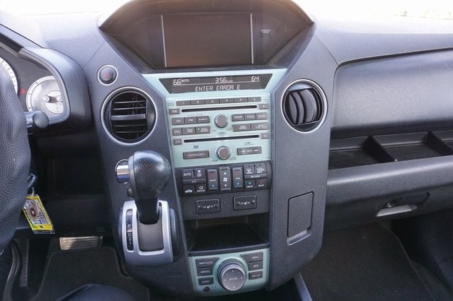 2011 Honda Pilot Touring w/ Navigation & RES