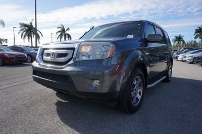 2011 Honda Pilot Touring w/ Navigation & RES