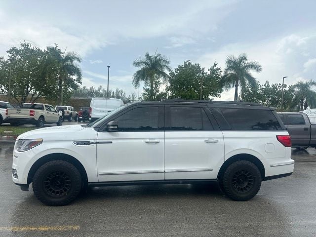 2021 Lincoln Navigator L Base