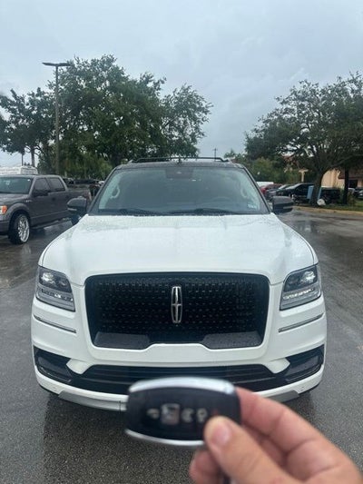 2021 Lincoln Navigator L Base