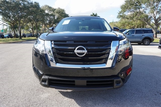 2022 Nissan Pathfinder SV