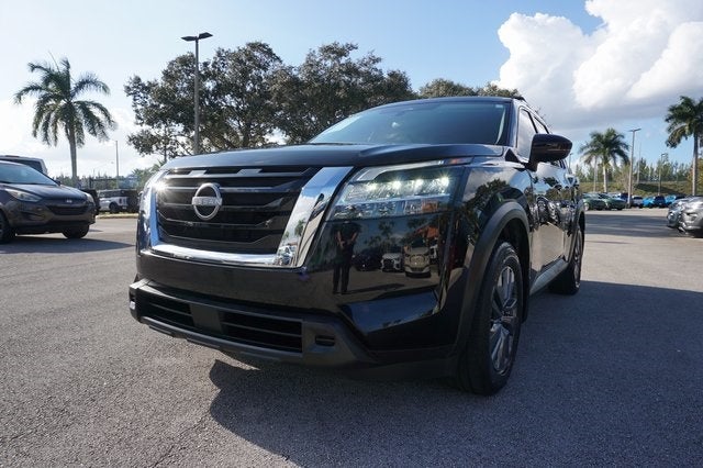 2022 Nissan Pathfinder SV
