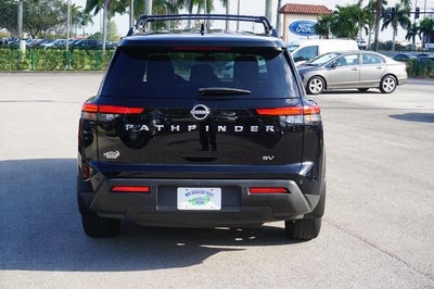 2022 Nissan Pathfinder SV