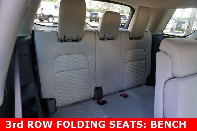 2022 Nissan Pathfinder SV