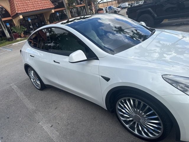 Used 2021 Tesla Model Y Long Range with VIN 5YJYGDEE9MF085017 for sale in Sunrise, FL