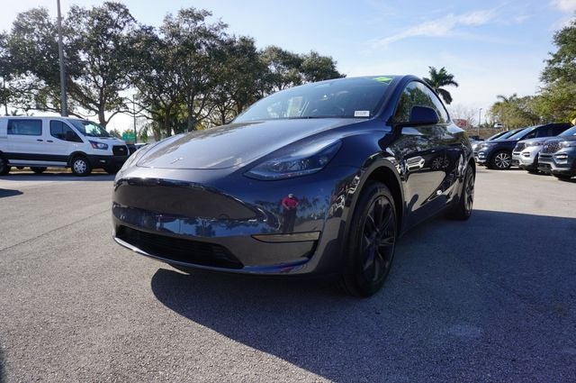 2025 Tesla Model Y Long Range