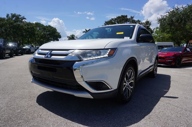2017 Mitsubishi Outlander ES