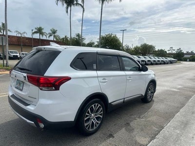 2017 Mitsubishi Outlander Base