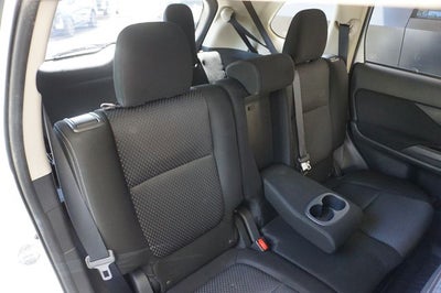 2017 Mitsubishi Outlander ES