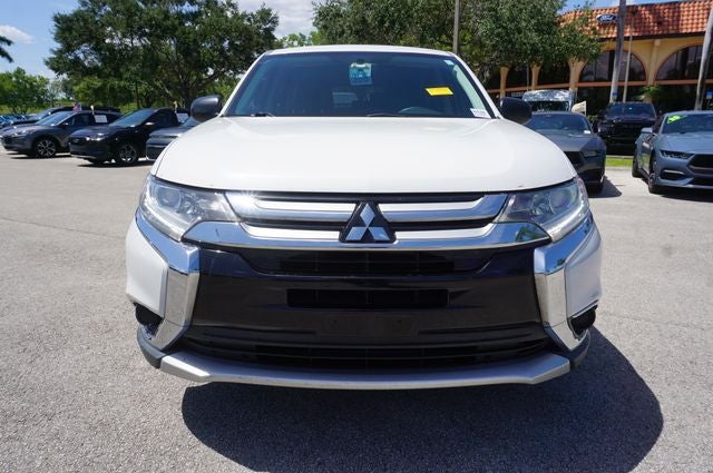 2017 Mitsubishi Outlander ES