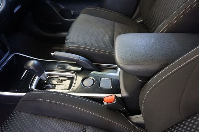 2017 Mitsubishi Outlander ES