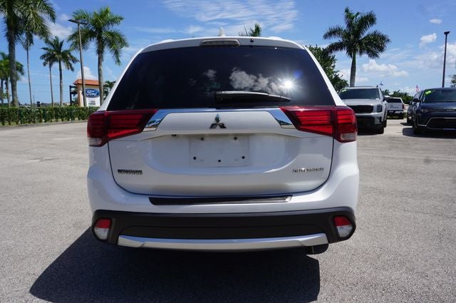 2017 Mitsubishi Outlander ES