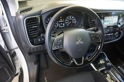 2017 Mitsubishi Outlander ES