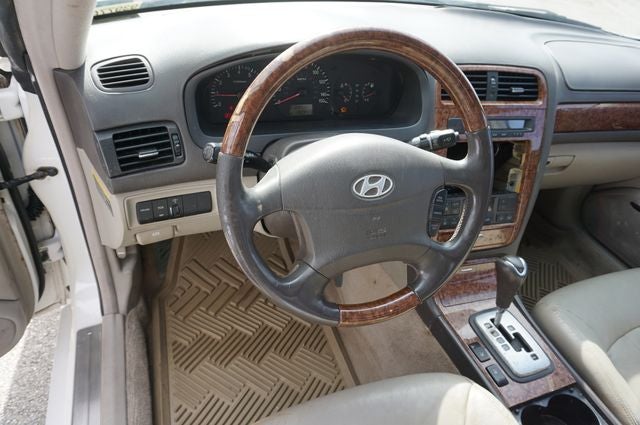 2004 Hyundai XG350 Base