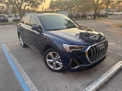 2022 Audi Q3 45 S line quattro Premium