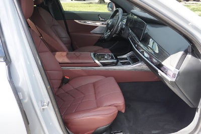 2025 BMW 7 Series 760i xDrive