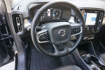 2021 Volvo XC40 T4 Momentum