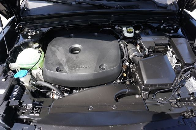 2021 Volvo XC40 T4 Momentum