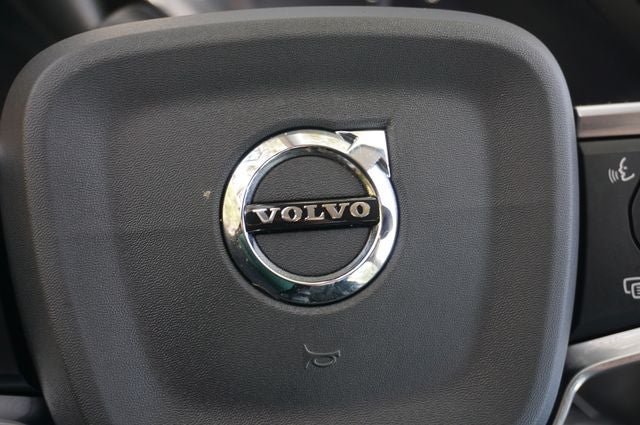 2021 Volvo XC40 T4 Momentum