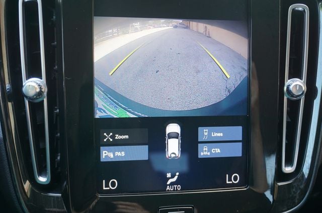 2021 Volvo XC40 T4 Momentum