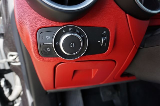 2018 Alfa Romeo Stelvio Base